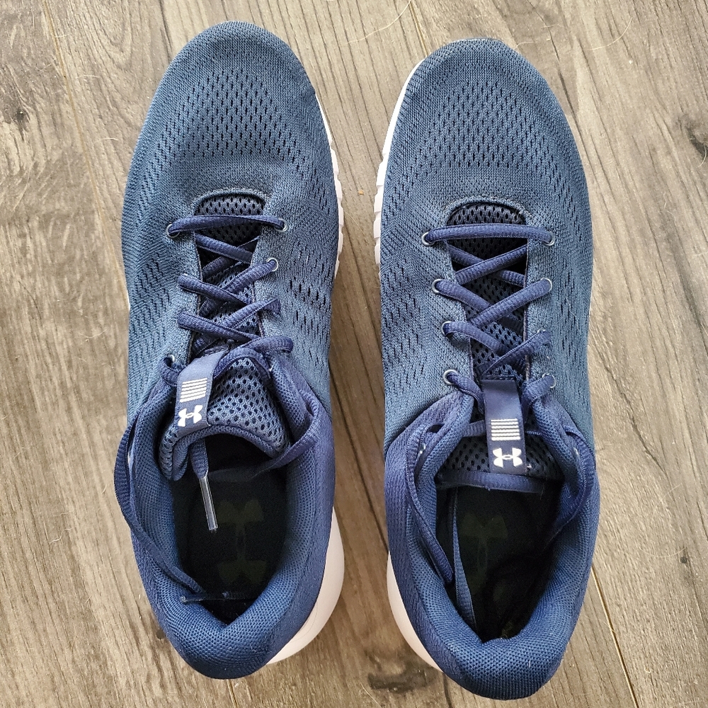 Under Armour men's 11